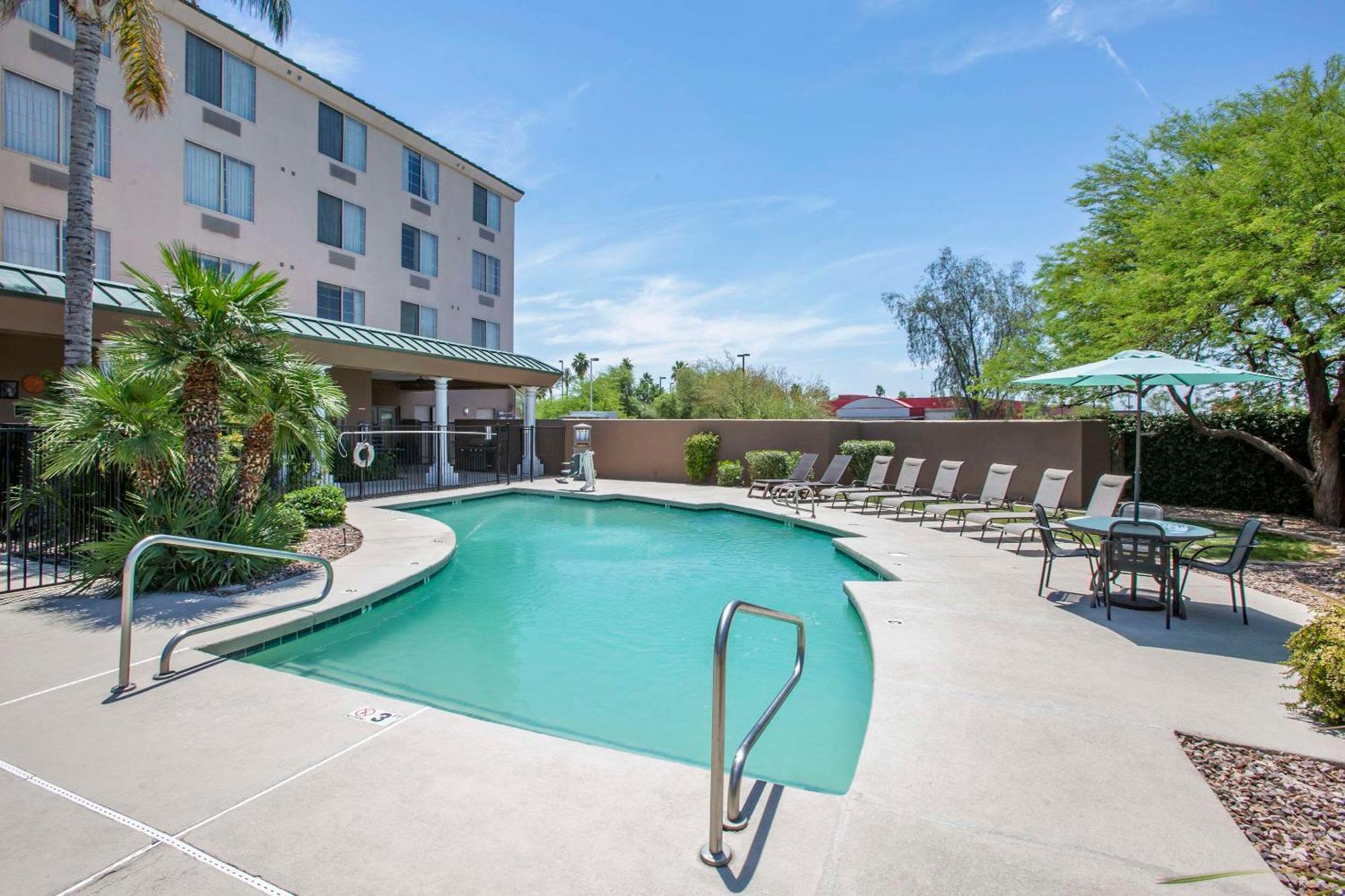 Country Inn & Suites By Radisson, Mesa, Az מראה חיצוני תמונה